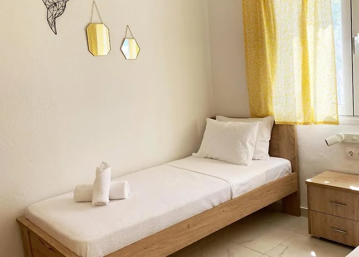 Sadin * Néosz Marmarász